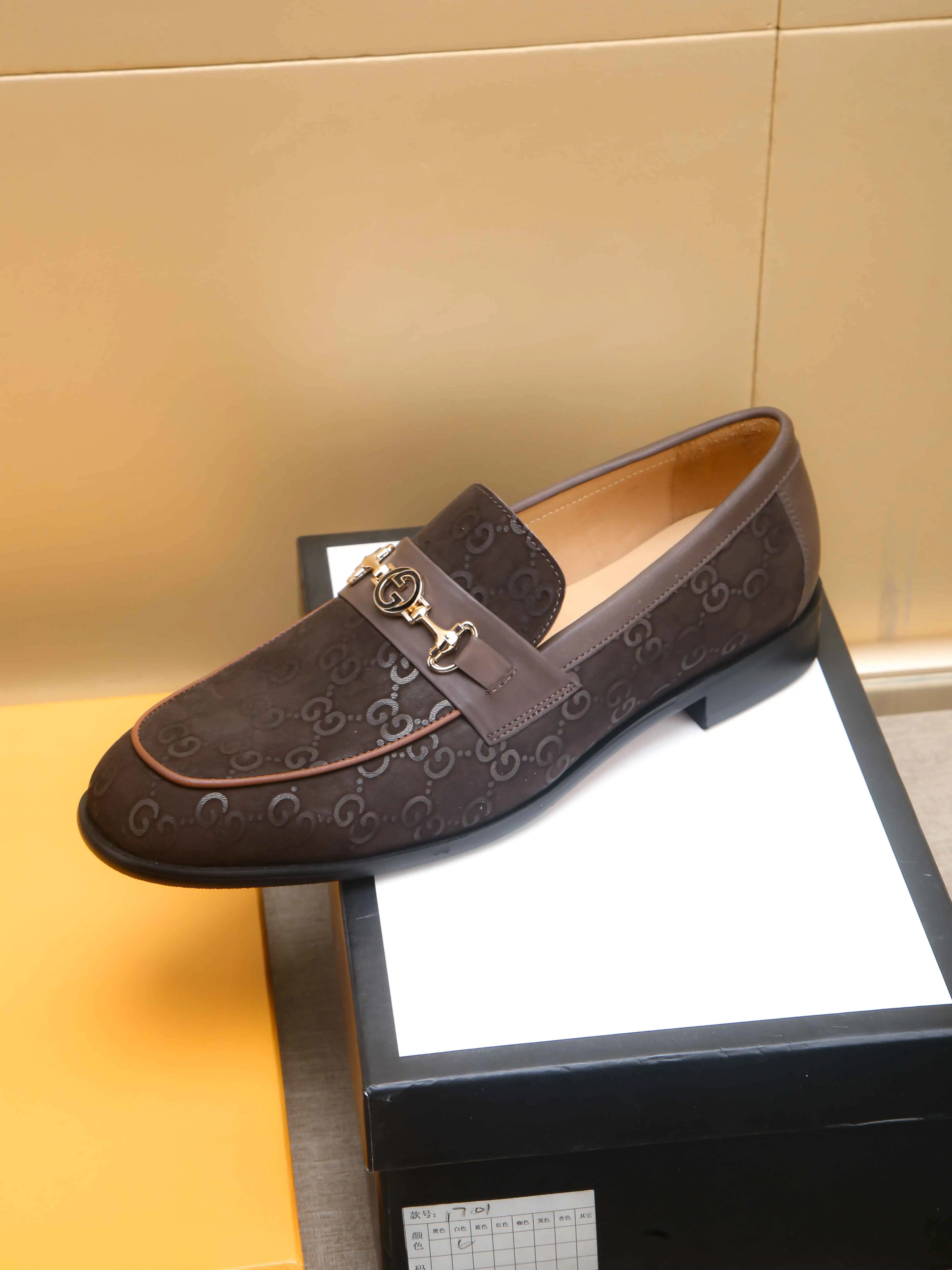 Men's men's shoes 💰460 🆘【GUCCI】Gucci ·🐂里· Hot-selling pea shoes top brand luxury, top quality, the latest fashion pea shoes.. The upper is made of original first-layer cowhide. (Full first-layer water-dyed 🐂 leather·inner). The original stylish and stylish soft rubber wear-resistant and non-slip outsole is light and comfortable on the foot, available in 3 colors! Matching code: 39-44 (customized at 39.45.46)